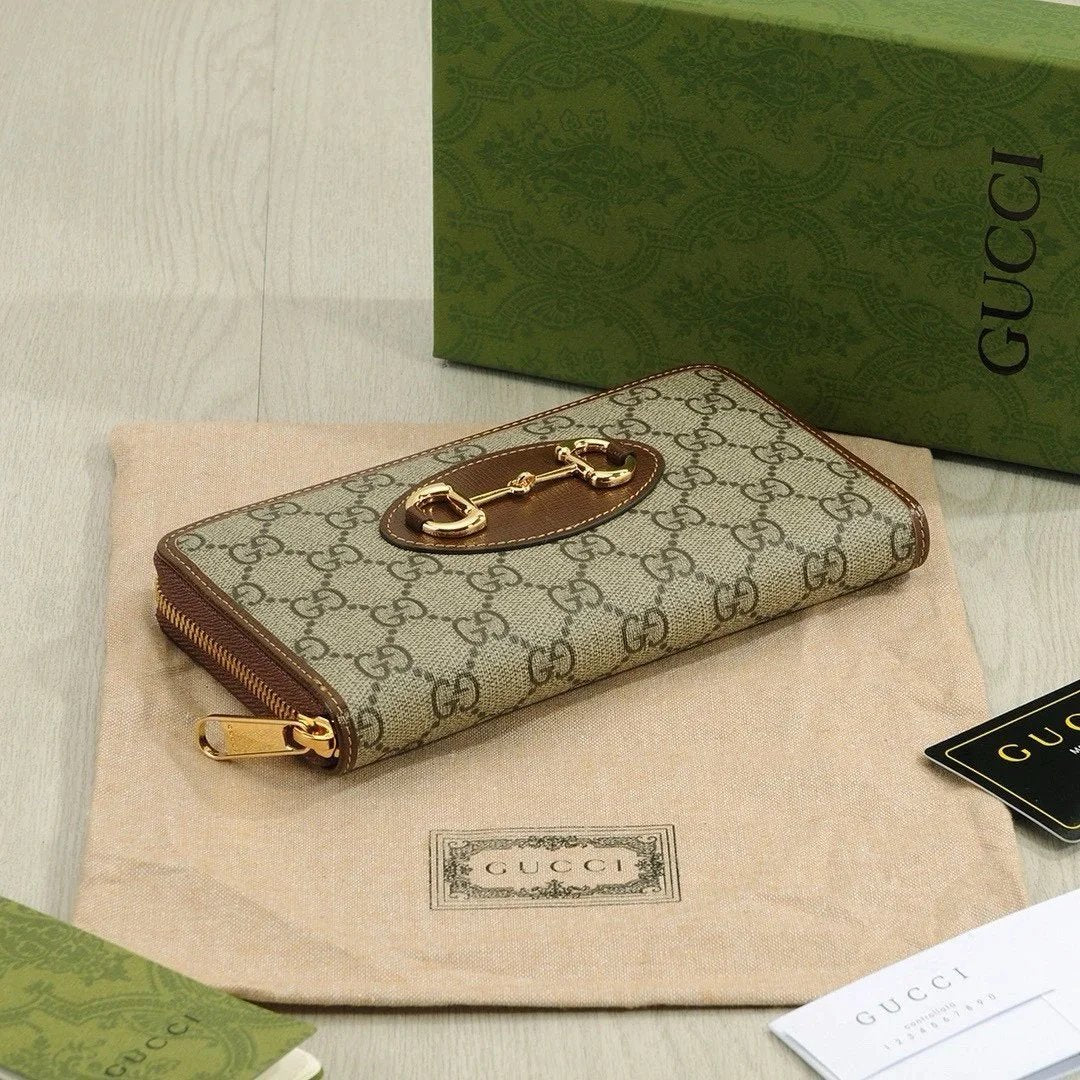 Gucci Horsebit 1955 GG Supreme Zip-around Wallet.