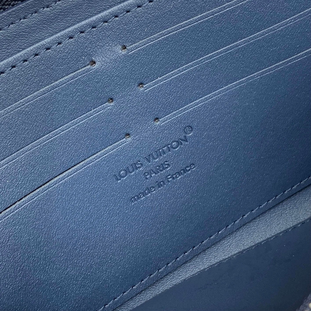 Louis Vuitton Zippy Organizer NM Wallet