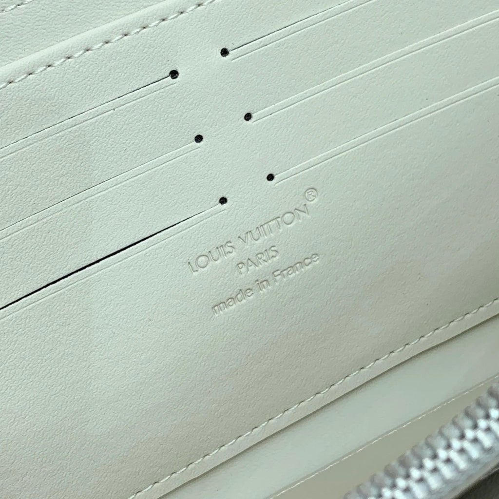 Louis Vuitton Zippy Organizer NM Wallet