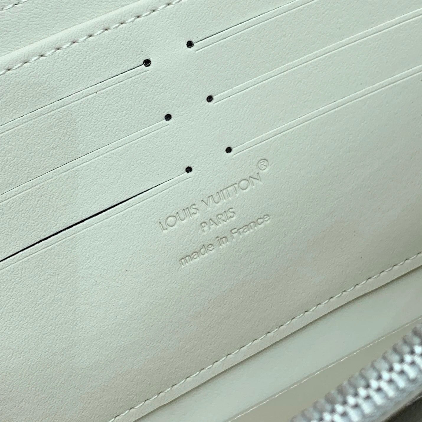 Louis Vuitton Zippy Organizer NM Wallet