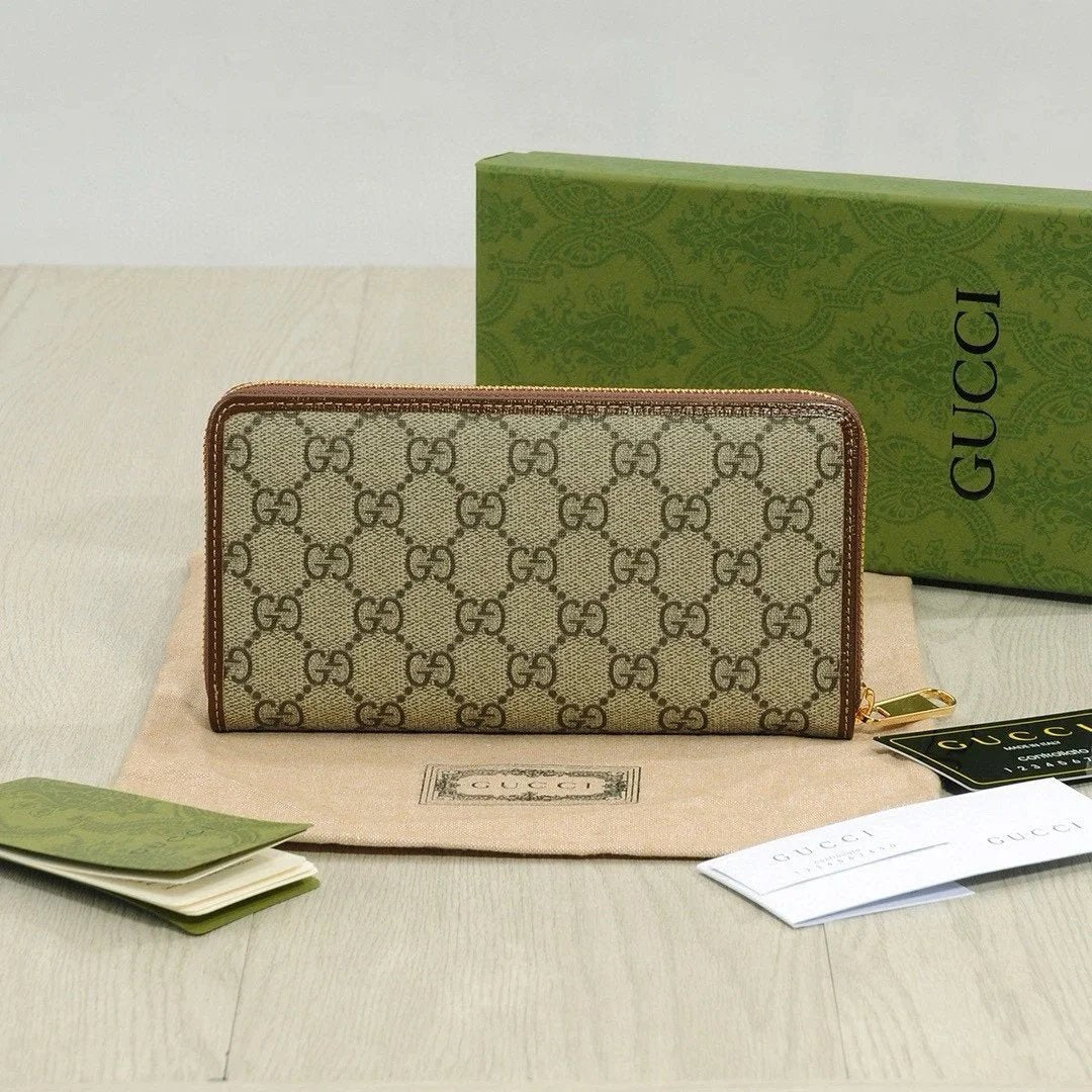 Gucci Horsebit 1955 GG Supreme Zip-around Wallet.